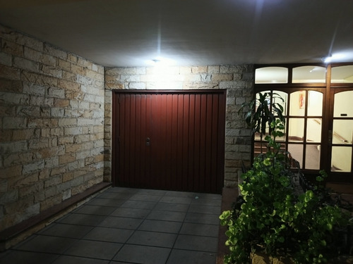 Imagen 4 de 5 de Cómoda Cochera En Venta - Zona Plaza Irlanda