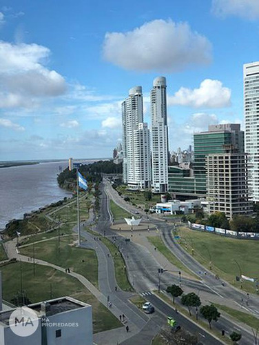 Imagen 15 de 16 de Departamento De Un Dormitorio Con Vista Parcial Al Río En Pto Norte
