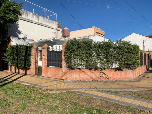 Casa 2 Dormitorios Banfield Con Cochera