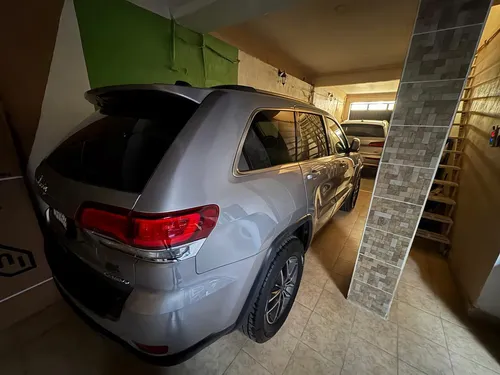 Jeep Grand Cherokee 3.6 Limited Lujo 4x2 Mt