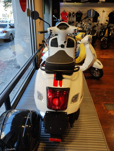Imagen 16 de 21 de Vespa Gts 300 Racing Sixties Reserva Ya ..!!