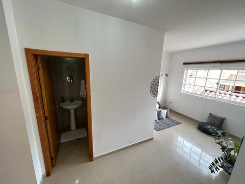 Moderno Townhouse En Venta En Urb Piedras Pintadas Gavip