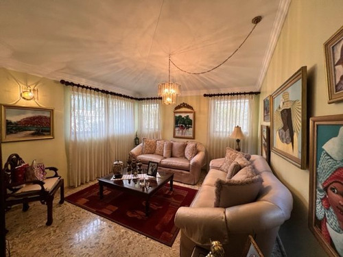 Casa En Venta En La Castellana De 3 Habitaciones