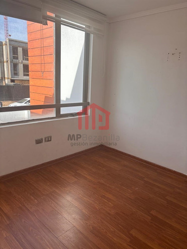 Casa En Venta De 4 Dorm. En Concón
