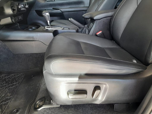 Toyota Hilux 2.8 D-4D TURBO DIESEL CD SRX 4X4 AUTOMÁTICO