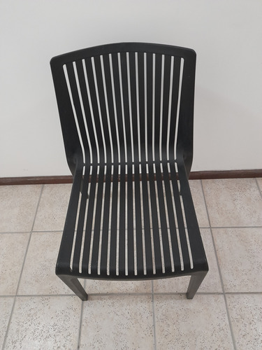 Silla De Plástico Negra (usada)