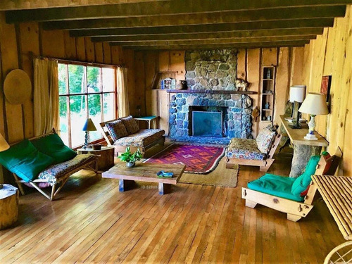 Hermosa Propiedad Con Casa De Madera Nativa Estilo Alpes