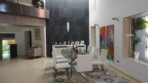 Imagen 4 de 30 de Leal Pérez Vende Majestuosa Casa En Urbanización Guataparo Con Piscina