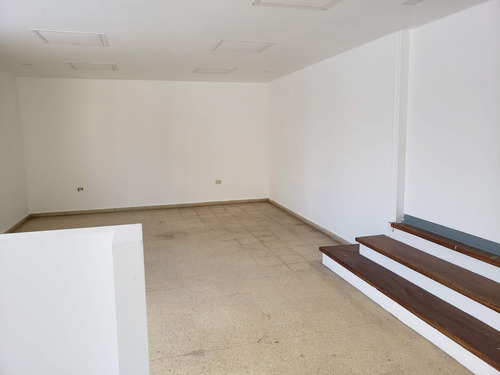 Imagen 8 de 11 de Local Comercial En Alquiler En Gazcue