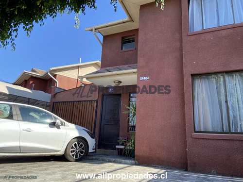 Casa, Amplio Terreno Y Excelente Ubicación En Maipú