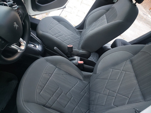 Peugeot 208 1.6 Allure Tiptronic 2016