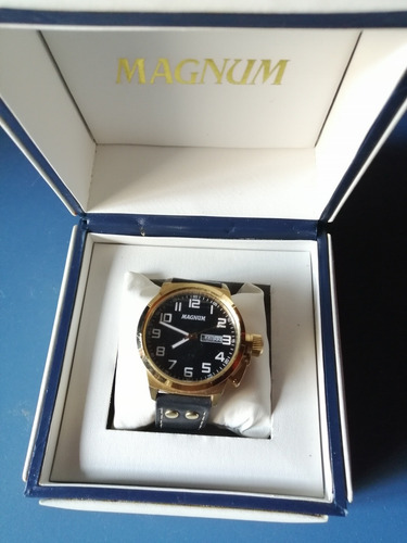 Relógio Masculino Magnum Preto Com Dourado