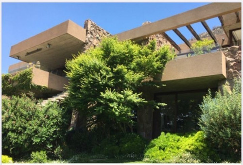Casa En Venta De 4 Dorm. En Lo Barnechea