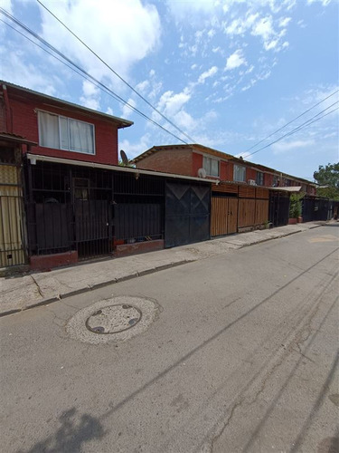 Casa En Venta De 5 Dorm. En Lo Prado
