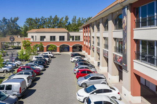 Local Comercial De 63 M2 En Excelente Ubicación En Pueblo Caamaño -pilar