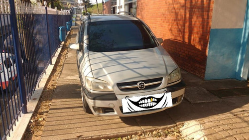 Imagem 1 de 6 de Chevrolet Zafira 2001 2.0 5p