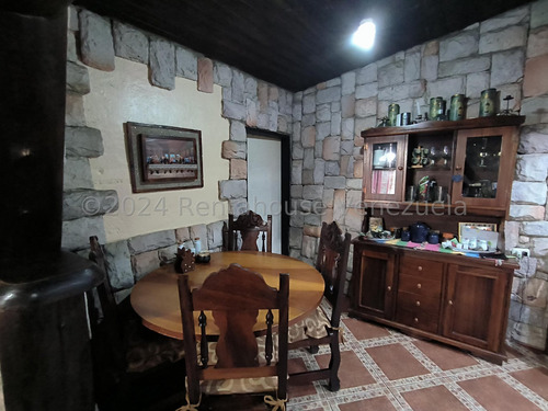 Terreno En Venta En La Colonia Tovar Cda 25-518 Yf