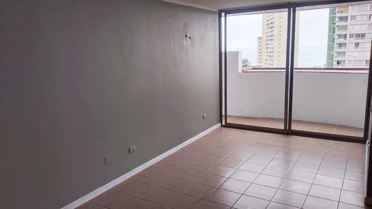 Imagen 3 de 16 de Arriendo Central Y Acogedor Depto Iqq