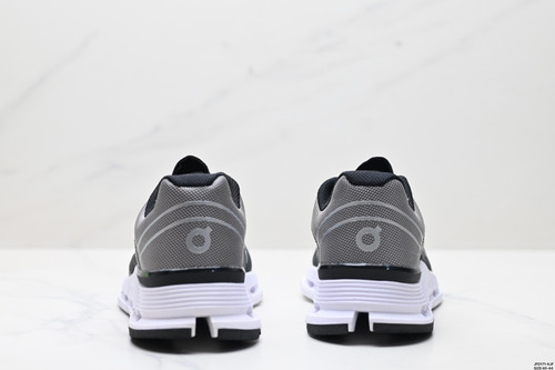 On Running Cloudrunner Cloud 5 Zapatillas Negras