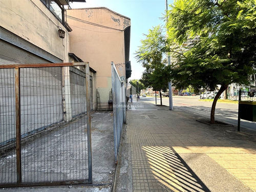 Casa En Arriendo De 4 Dorm.metro Irarrazaval, Ñuñoa