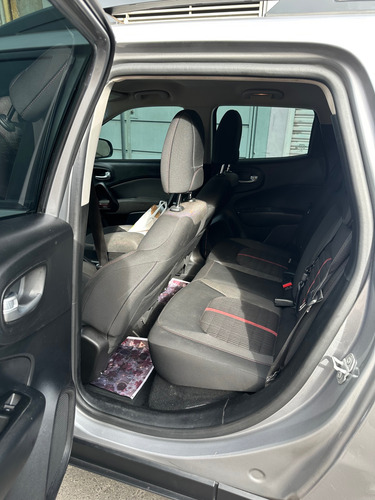Fiat Toro 1.8 16v Freedom Flex 4x2 Aut. 4p