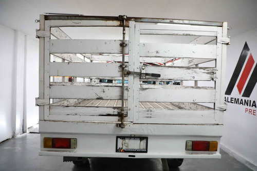 Imagen 5 de 15 de Nissan Estacas Np300 2016 2p L4/2.4 Man D/h