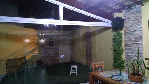 Casa Sobrado De 3 Quartos Com Garagem Bem Localizada