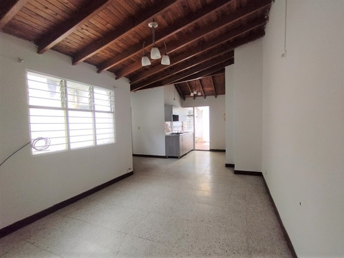 Apartamento En Arriendo Ubicado En Medellin Sector La Pradera (24056).