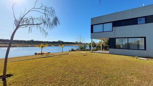 Imagen 15 de 16 de Casa - Ayres De Benavidez
