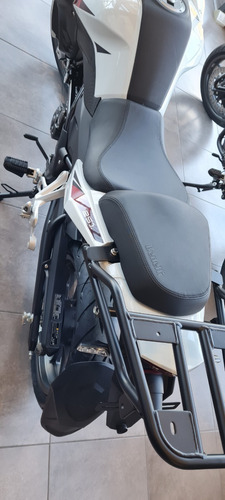 Imagen 20 de 23 de Benelli Trk 251 - Benelli Store Pilar Mp