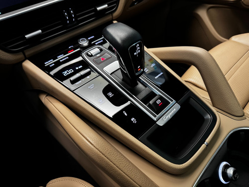 Porsche Cayenne E-HYBRID 3.0 V6 462V