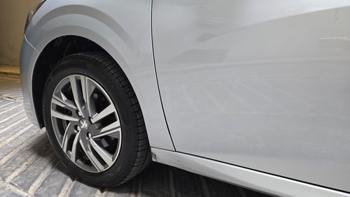Peugeot 208 1.6 Feline Tiptronic