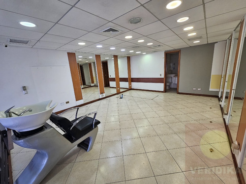 Arriendo Local U Oficina En 15 Norte Con Libertad.