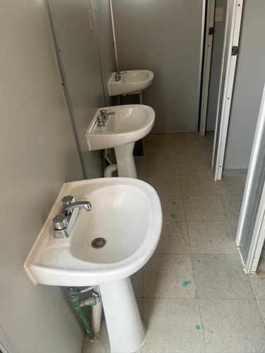 Baños Sanitarios Mixtos Para Hombres Y Mujeres Con Clima