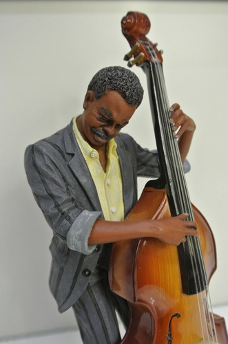Imagem 2 de 6 de Boneco Musico Jazz