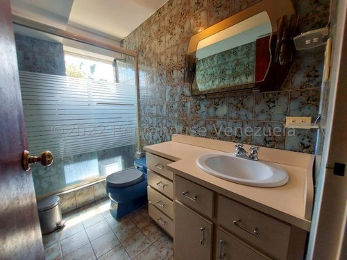 Imagen 11 de 18 de Apartamento En Venta En Santa Paula. 0424 2823774 - 0412 3896220