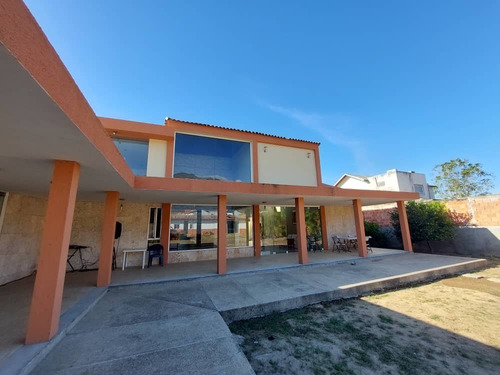Imagen 14 de 18 de Fernando Perez Vende Excelente Casa Quienta En Villa San Diego Country