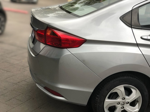Imagen 10 de 15 de Honda City 4 Puertas