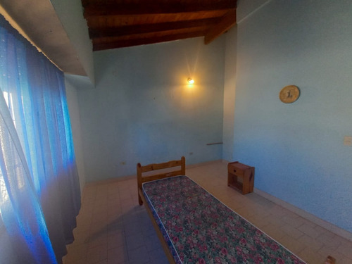 Duplex De 3 Amb En Excelente Zona De Santa Teresita, Amoblado. Calle 34 E/ 4 Y 5