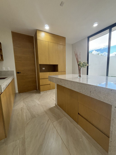 Moderna Casa De 3 Recámaras En Real Montejo Entrega En 6 Meses