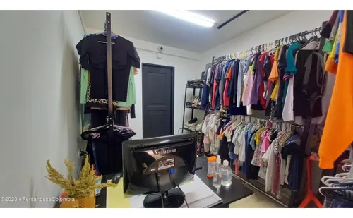 Comercial En Nuevo Country Rah Co: 25-1295