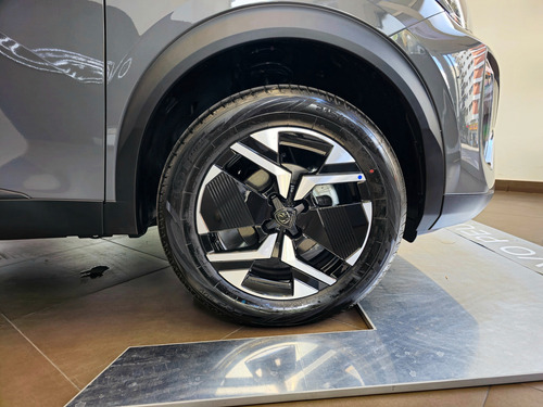 Peugeot 2008 1.0T Allure