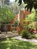 Comprar Casa Cálida 4 Habitaciones En 2 Plantas 3 Baños Parrilla Y Patio Amplio, A Unas Cuadras Del Mar, Cerca Del Centro Y De La Reserva Del Centro (juegos Niños). Casa Diseñada Por El Propietario 