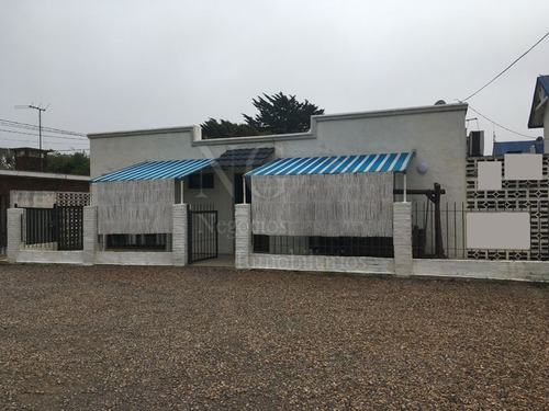 Casa A Pasos Del Mar En Atlántida