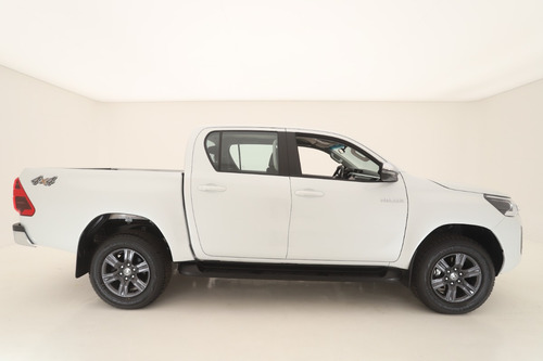Toyota Hilux Pick-up 2.8 Cd Srv 204cv 4x4 At Frontier Amarok