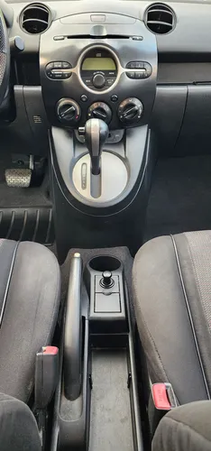 Mazda 2 Sedán 1.5 Aut. 2011