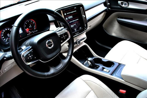 Imagem 8 de 14 de Volvo Xc40 2.0 T5 Momentum Awd Geartronic