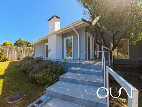 Casa En Venta En La Cumbre- Zona Golf.