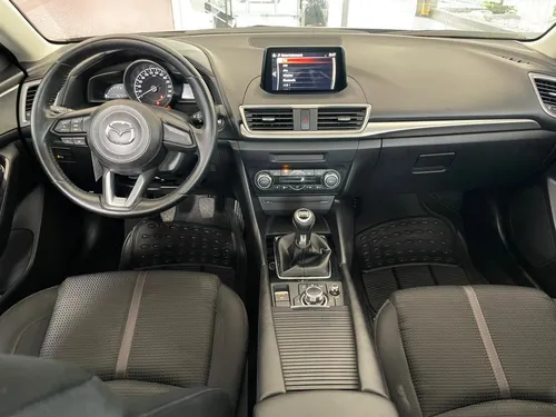 Mazda 3 Sedan 2.0L Touring MT