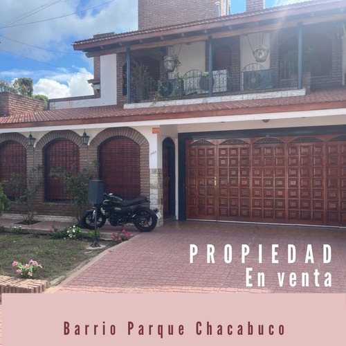 Propiedad En Venta 2 Plantas 5 Dormitorios